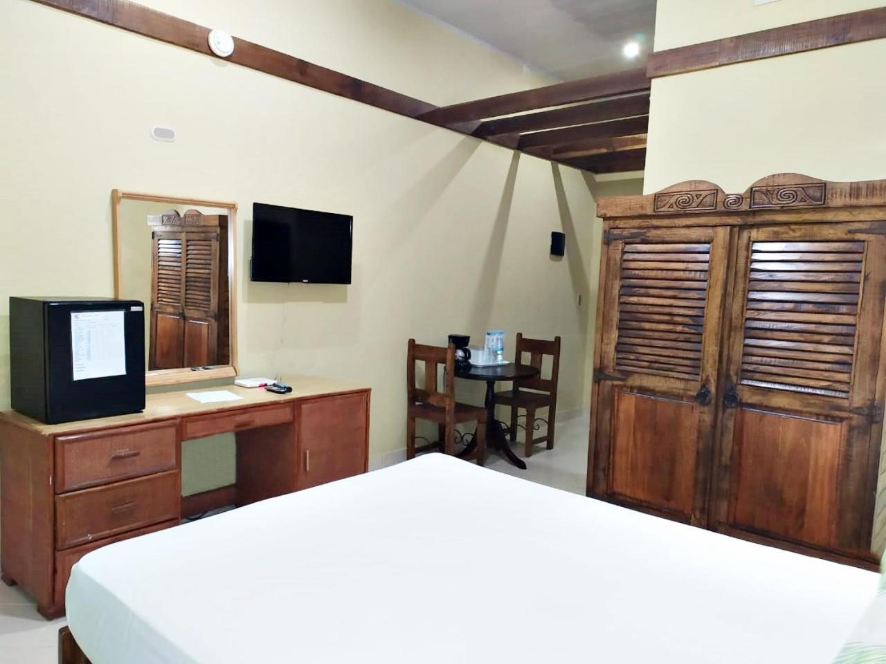 Matum Hotel & Casino ซานติอาโก เด ลอสกาบาเญโรส ภายนอก รูปภาพ